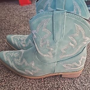 Women's Western Boots in Teal